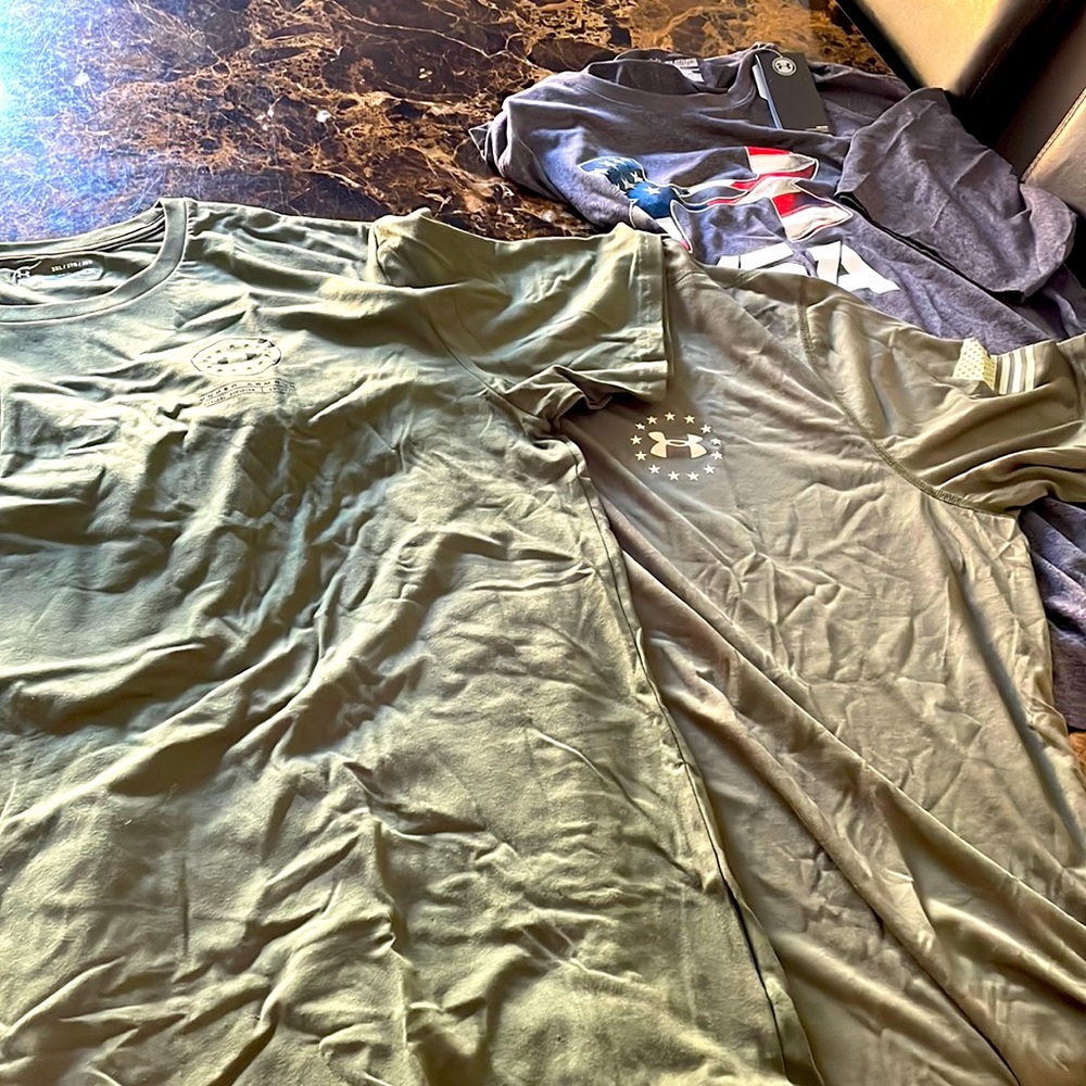 NEW 3 pack Under Armour 3XL t-shirts HeatGear tech